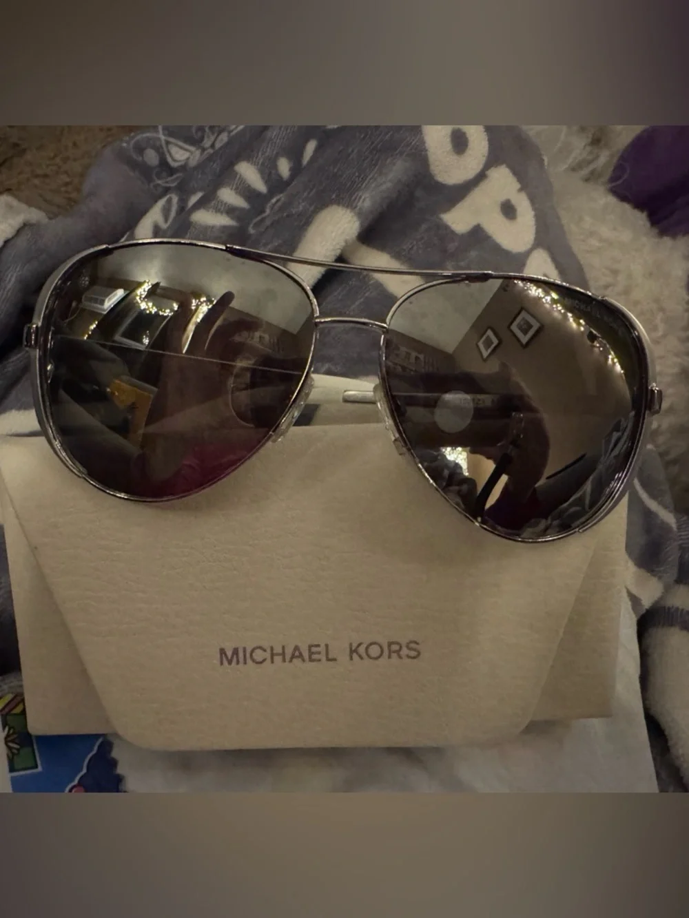 EUC Michael Kors Women's Chelsea aviator sunglasses (model MK5004)